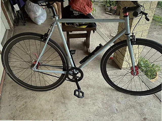 Fixed Gear/Single Speed 700C Bike Gray/Black/Red, Riser Bar, Caliper Brake